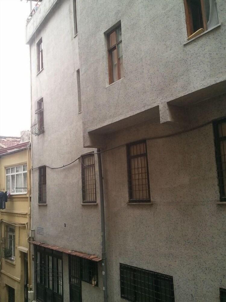 Nelly Guesthouse Istanbul Exterior photo